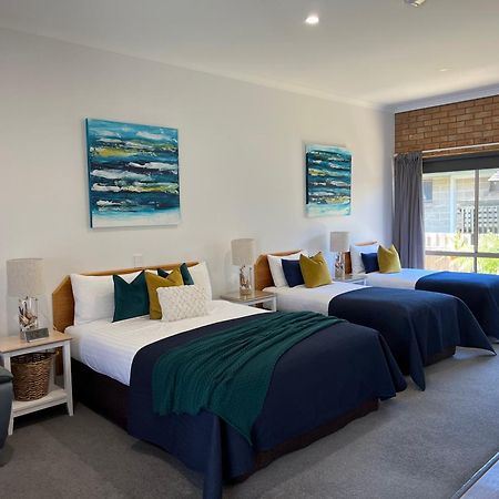 Coastal Waters Motor Inn レイクス・エントランス エクステリア 写真