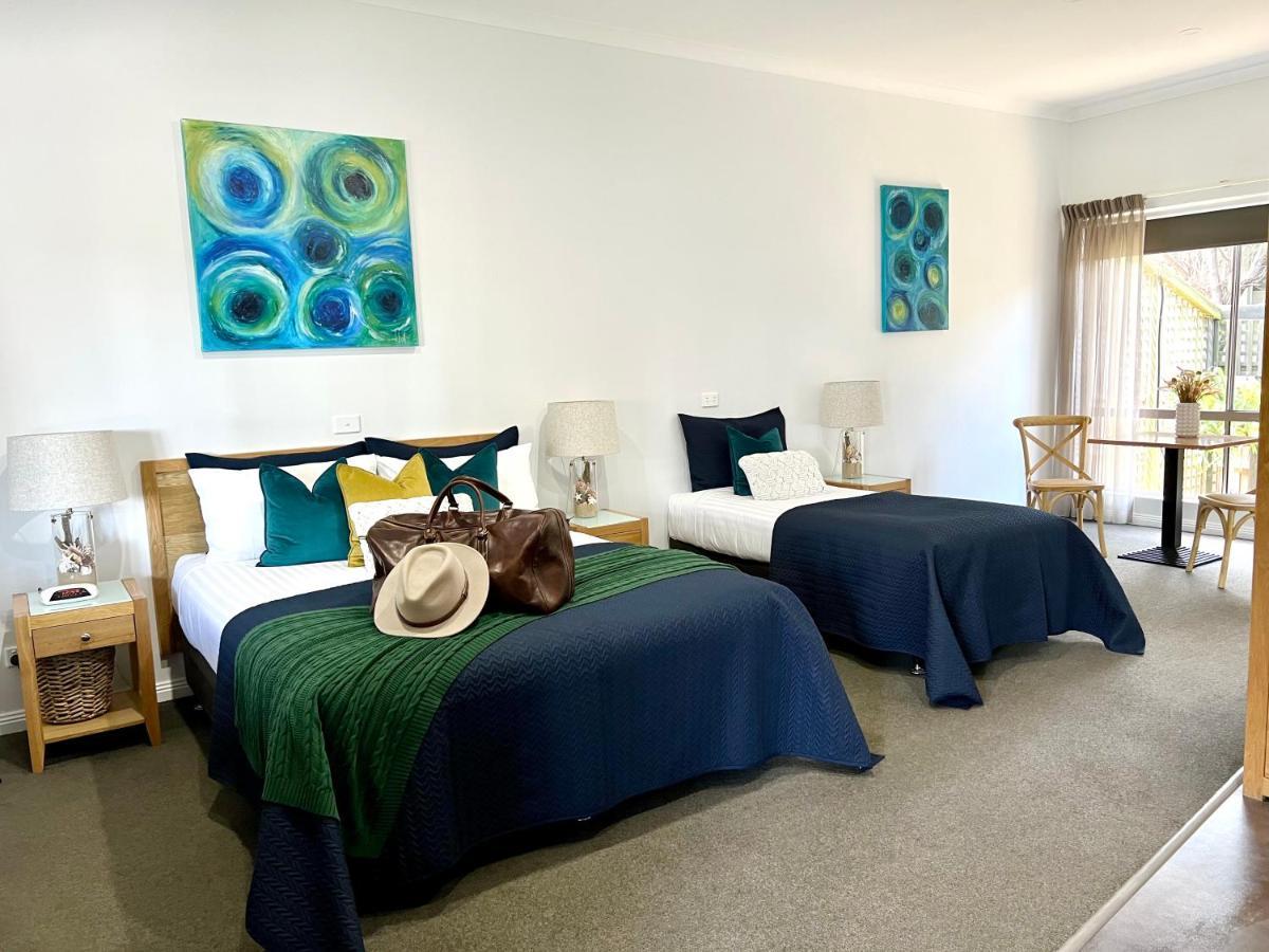 Coastal Waters Motor Inn レイクス・エントランス エクステリア 写真