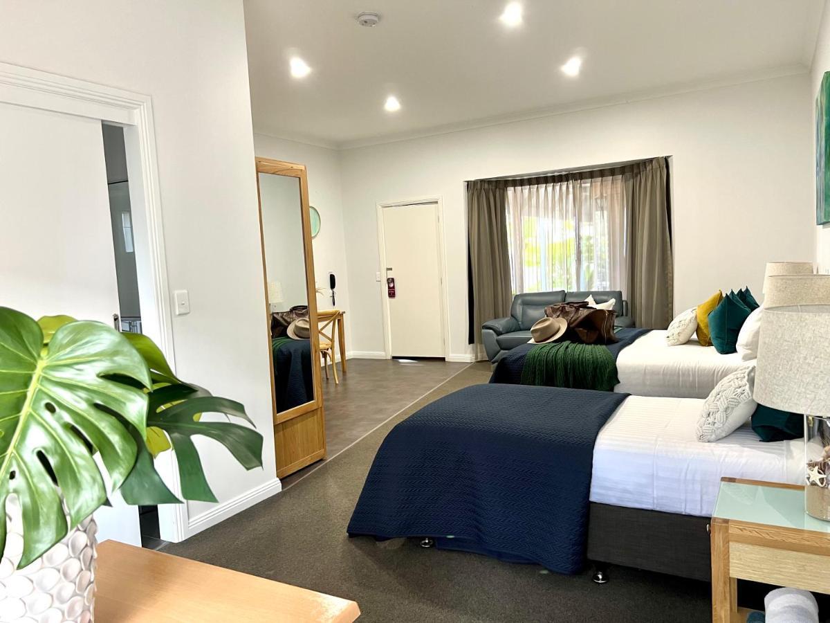 Coastal Waters Motor Inn レイクス・エントランス エクステリア 写真